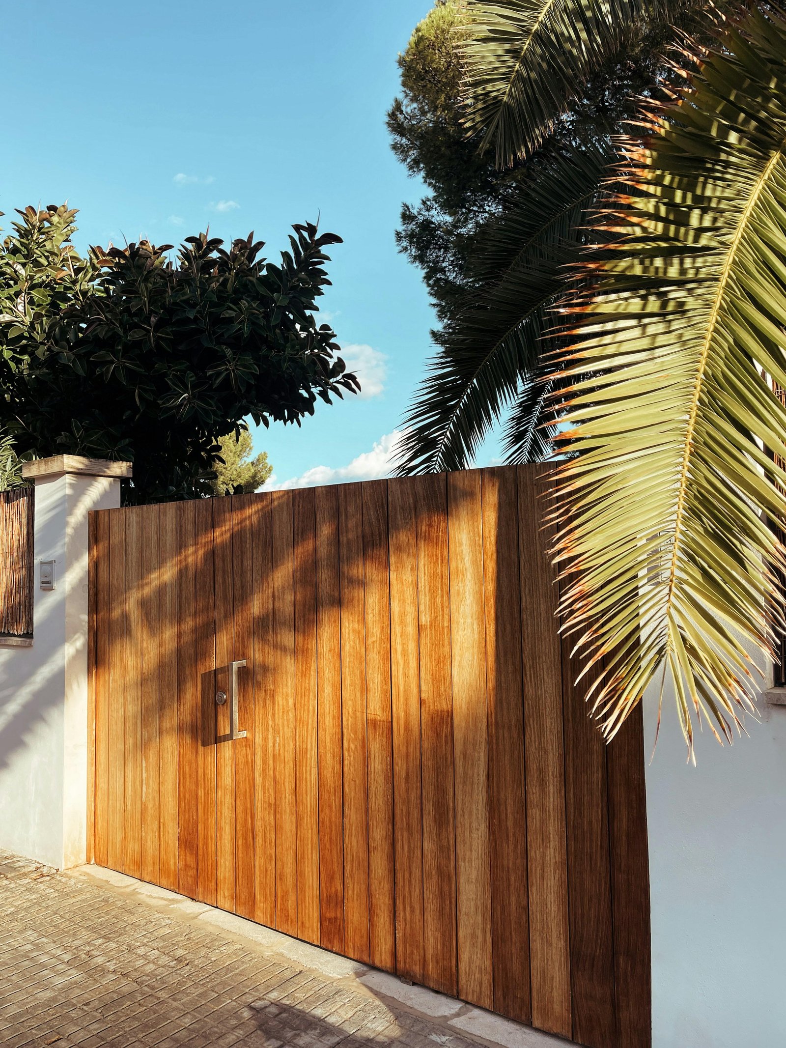 Strategies for Maximizing Returns in Exclusive Real Estate Markets