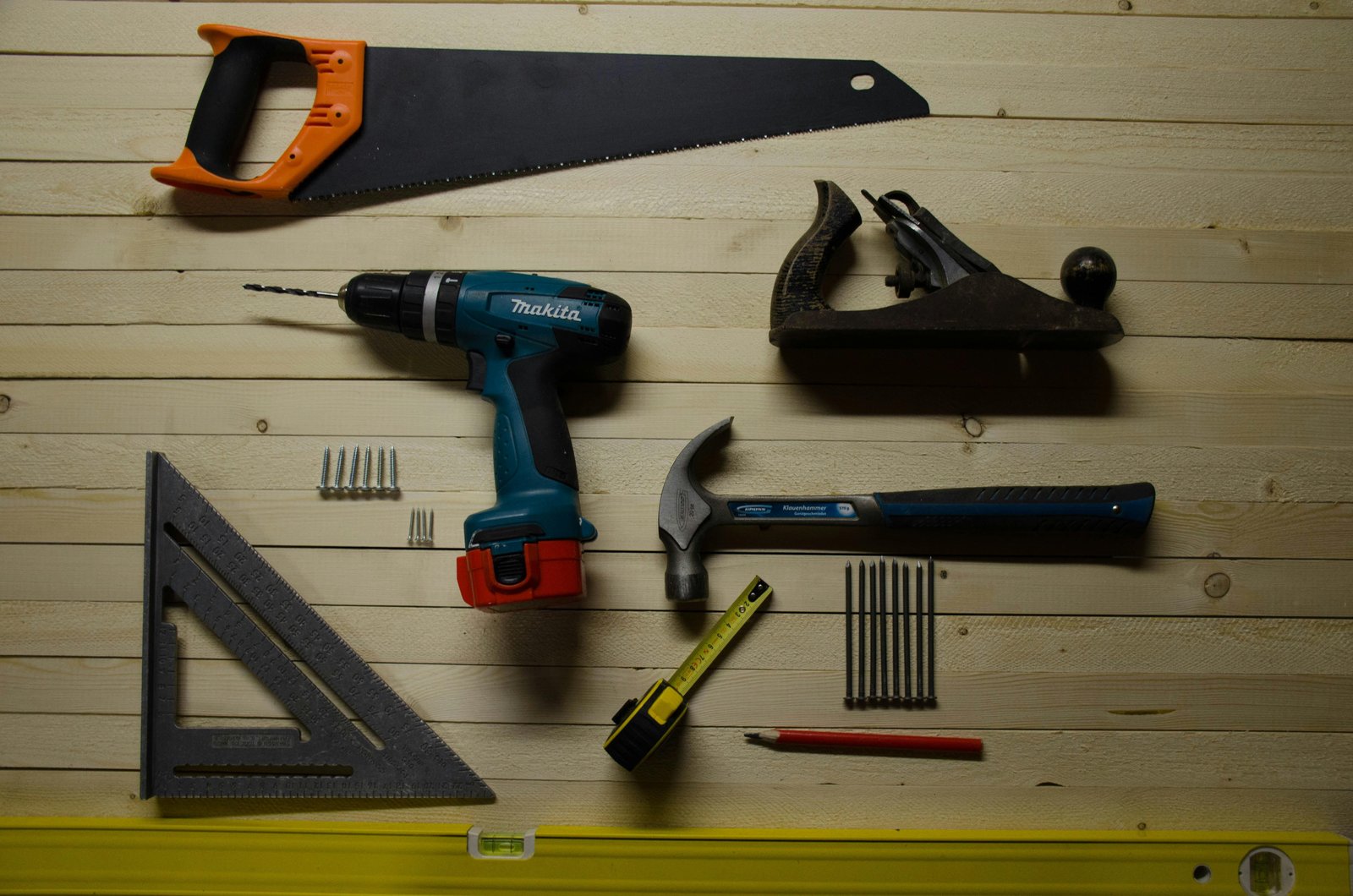 Choosing the Right Tools and Materials for Your DIY Projects